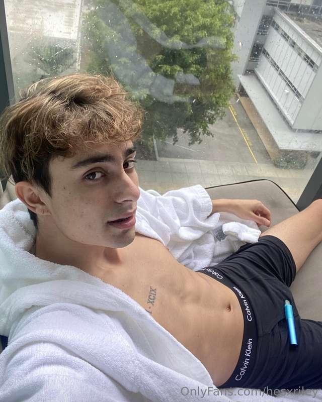 Come sit on top baby boy 😜