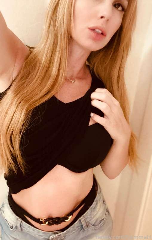 IT'S SLUTTY SATURDAY!! 🙈

Get a custom photo of your choice for only $10 instead of $25 just for today
You can also avail my printed custom photo for only $50 with free shipping around UK

I will take hot snaps for you babe! 🥵