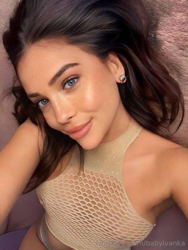 This sweet kitty @alexiardent will purr in your ear🤤🐾 She wi..