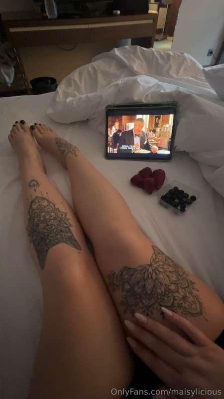 Tired and bored in my hotel room, need your head between my ..