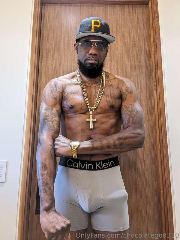 daddy is active and ready for you in the DM'S😈