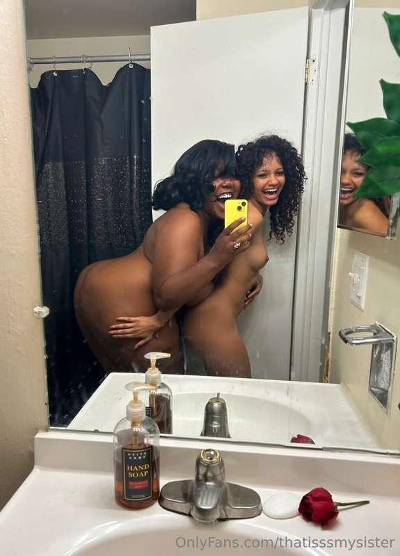Have you ever had a threesome before ?👅😭