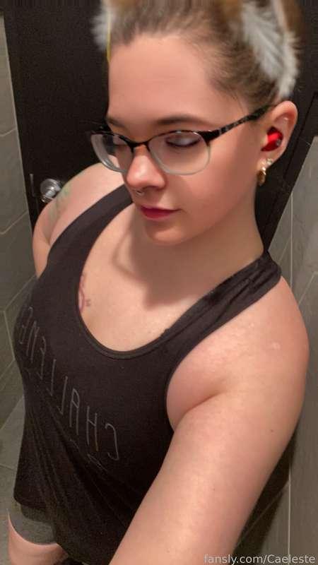 Gym time. Plus some milking! #lactation #lactating #hucow #milk #hugetits #naturaltits #workout #exercise