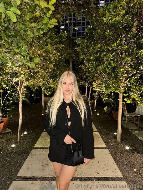 How would you spend the evening with me? Hit me with your id..