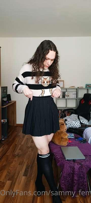 Happy Femboy Friday!!!
Hopefully I make your week a little b..