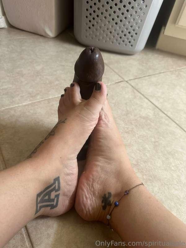 Just posted a dildo footjob video 💦💦💦