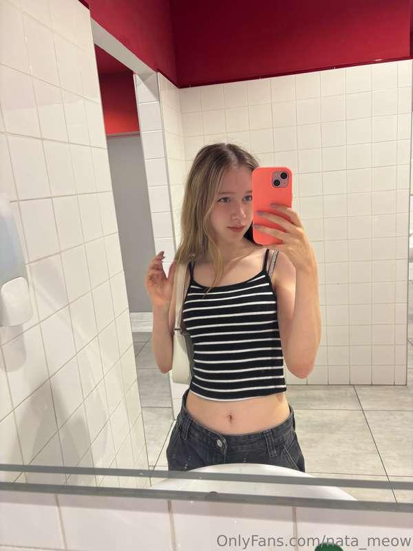 Last days when I can to wear short top 😋