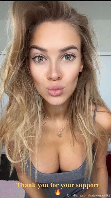 😘 😘 😘