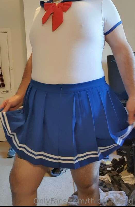 Little sneak peak of my new outfit. More pictures cumming la..
