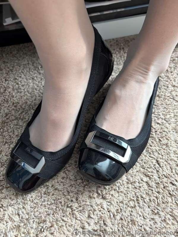 mrs_footjobqueen image #4