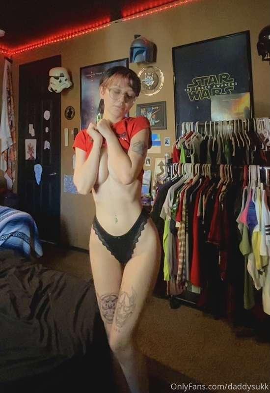 underboobgoddess image #0