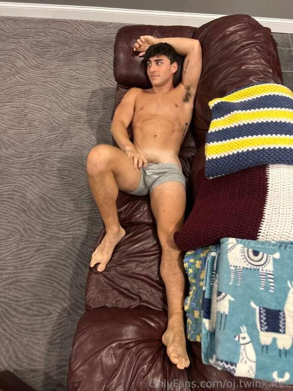u guys need to sub to my friend mason... hes a 20 yo college..
