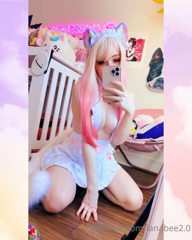 Maid kitty cleans ur socks and sucks ur cock 💕 didlo BJ vid ..