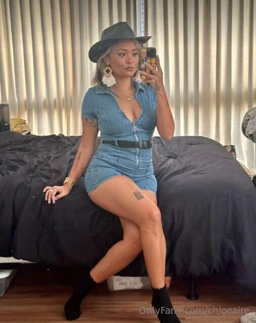 This hot cowgirl @skyeinhawaii wants to ride ya. Would you l..