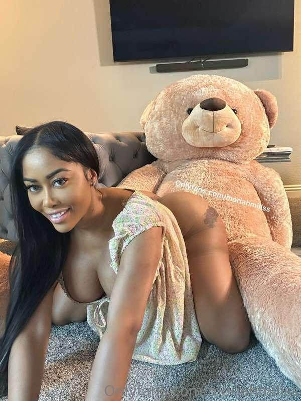 Want you to be my teddy bear🥰❤️