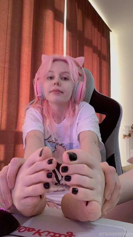 your future favorite streamer girl 🌸 lol