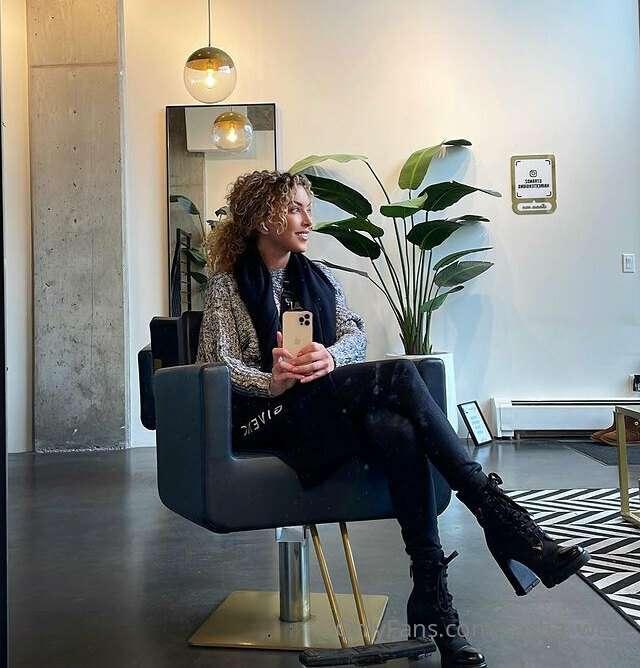 Just moi at the hairsalon  💇🏼‍♀️ 😊