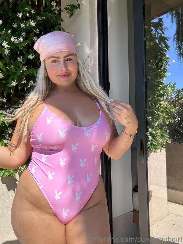 You think pink looks good on me?😏🥵