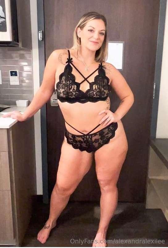 Girl #1 showing up to this year party. The lovely @sparkles3..