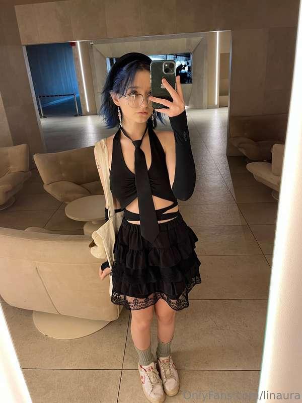 What do you think about total black look?😅 Will you take the..