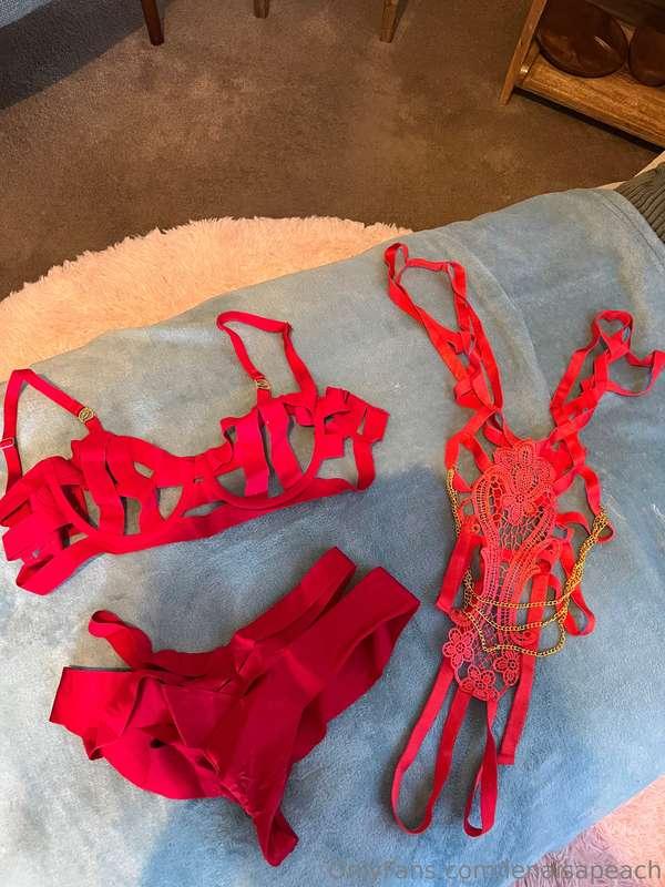 lenaisapeach image #0