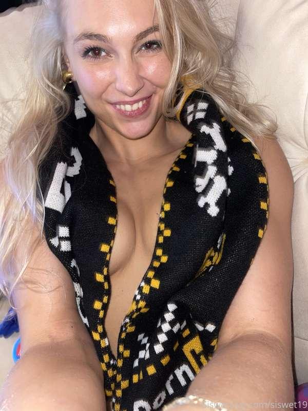 I won top anal performer pornhub awards 2020!!! I’m so so pr..