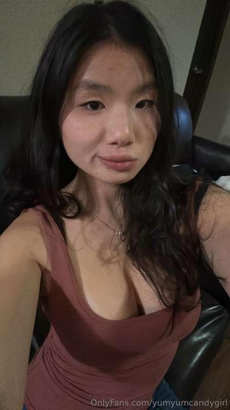 This shirt makes my yiddies look HUGE do u agree?