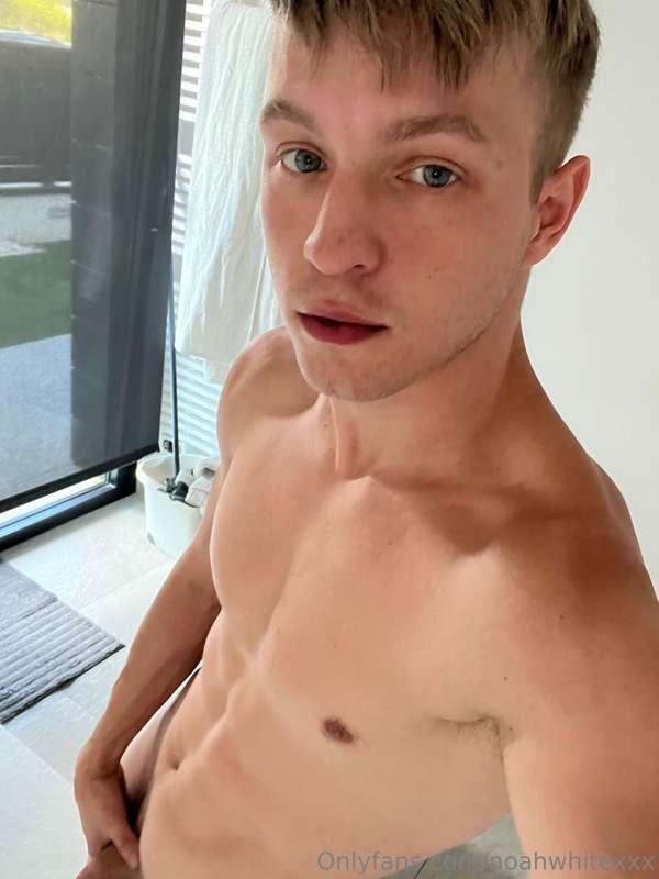 Had to get some post nut clarity after todays shoot😜💪🏻 cant ..