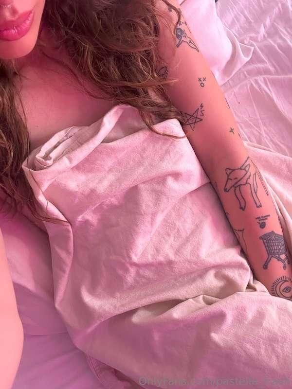 It's quite warm under the blanket, isn't it? 🙈😏