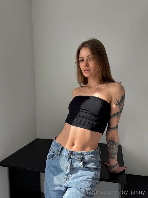 @milena_esco just turned old is 18 years🤤 She loves getting ..