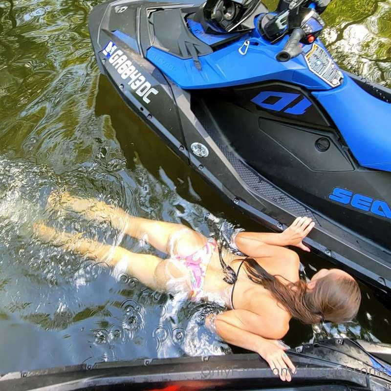 Just floatin 🥰