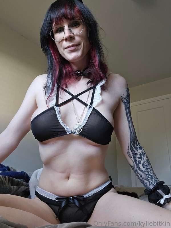 I feel like i look so silly, but sometimes silly is sexy 🥰