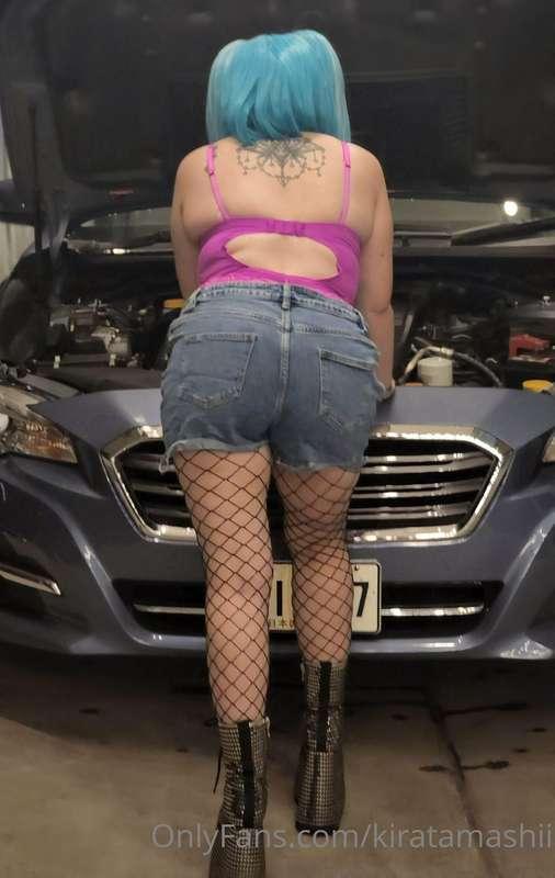 See the full set now. Bend over boy!