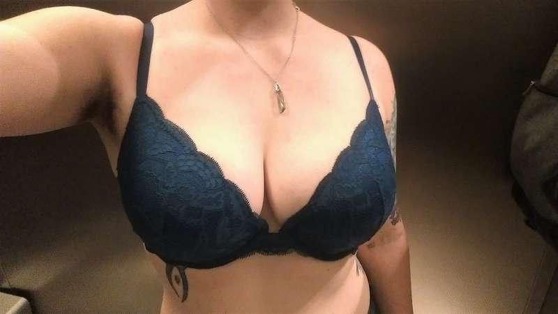 Bra selfies ft my fuzzy pits ^_^