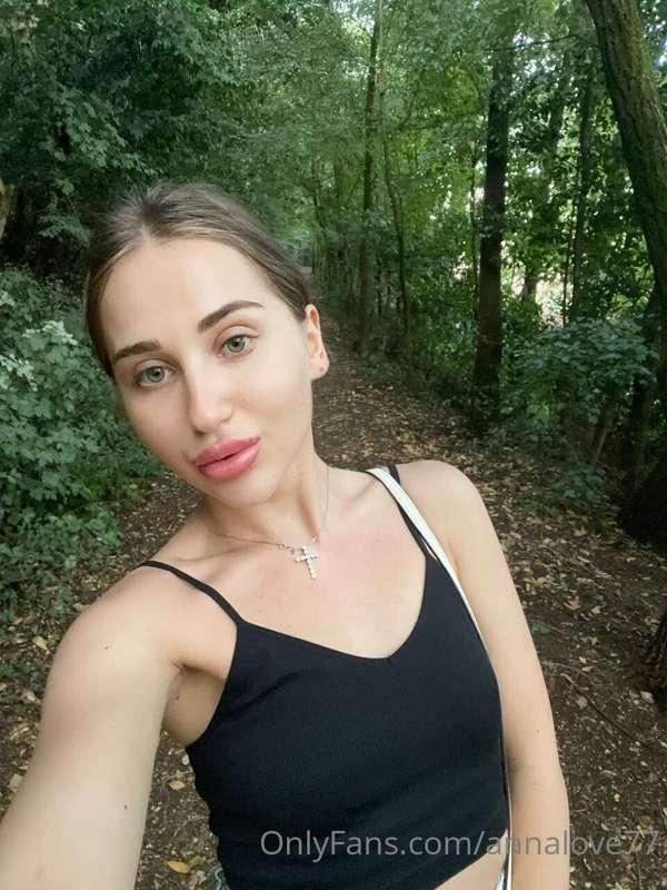 🍓🤗😍i like walks in parks ! I love fresh air and songs of the..