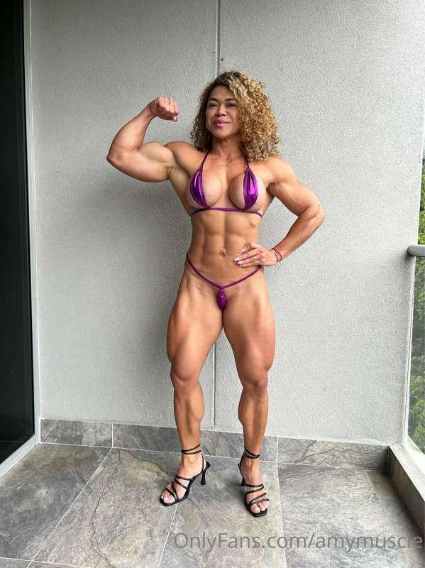 Muscles and Micro Bikini……the perfect combination?!?! 💜