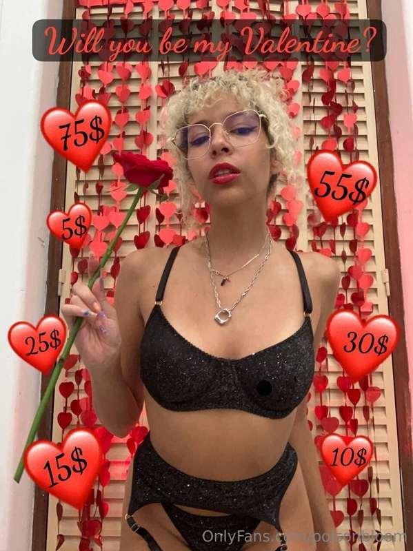❤️I'll be ur Valentine papi❤️

spoil me n' I'll spoil you , ..