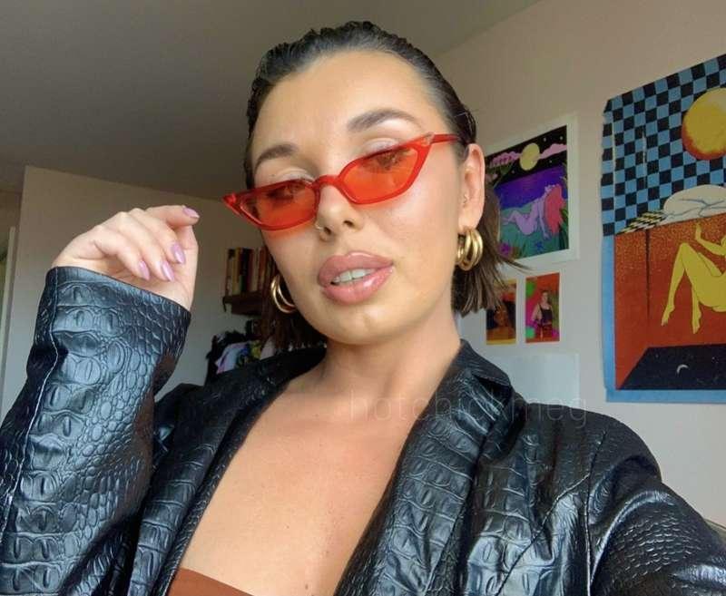 a sfw selfie looking C U N T