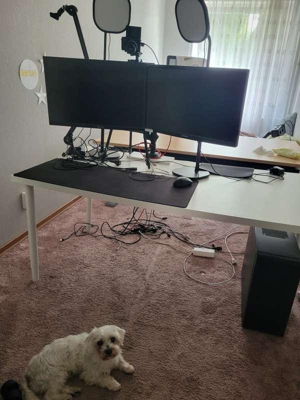 New desk incoming
