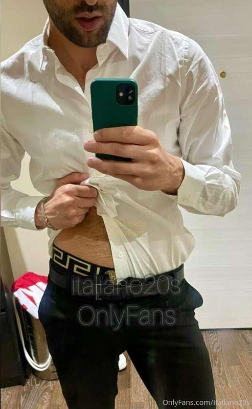📸 ••••• 🔥 PHOTOSET 🔥 ••••• 📸   🇬🇧 Elegant yet horny 🐷 🤵‍♂️ B..