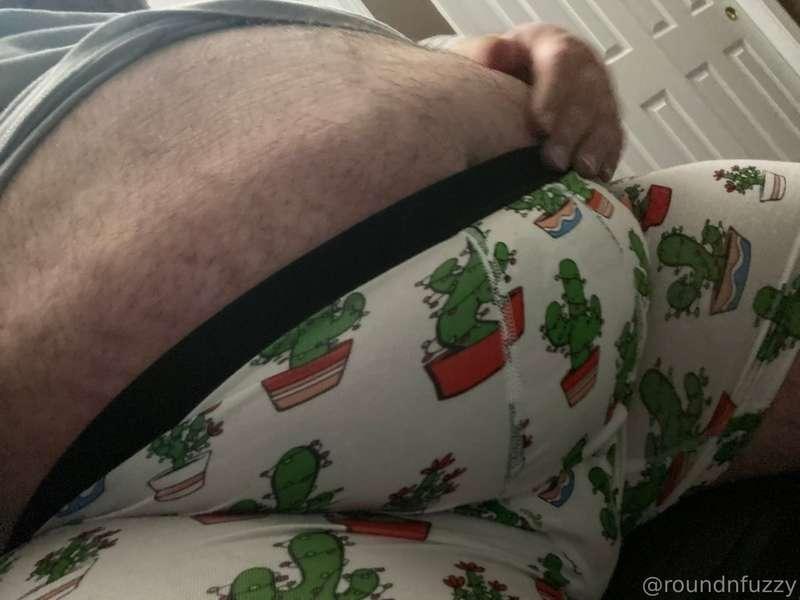 What kind of kinky stuff are you interested in seeing? 
DM m..