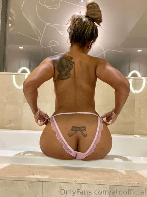 Hot 🛁 before bed 🙈