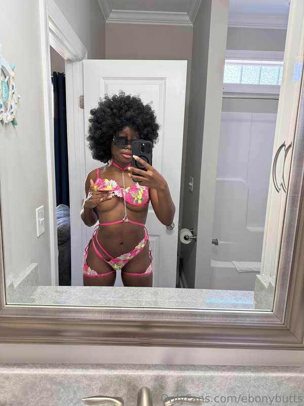 ebonybutts image #1