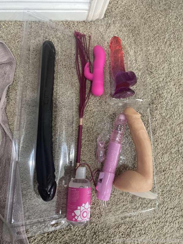 which one should I use while we sext?
**$10 sexting btw** 💗