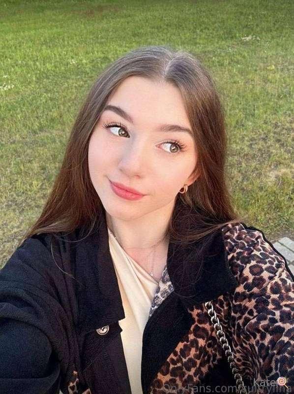 ❣️this sweet girl @sultrylina will warm you up and wake up y..