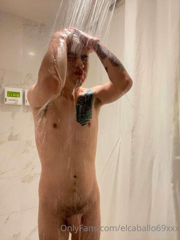 Let's do something fun in the shower😈🍆