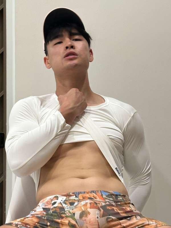 bustybrucelee image #3