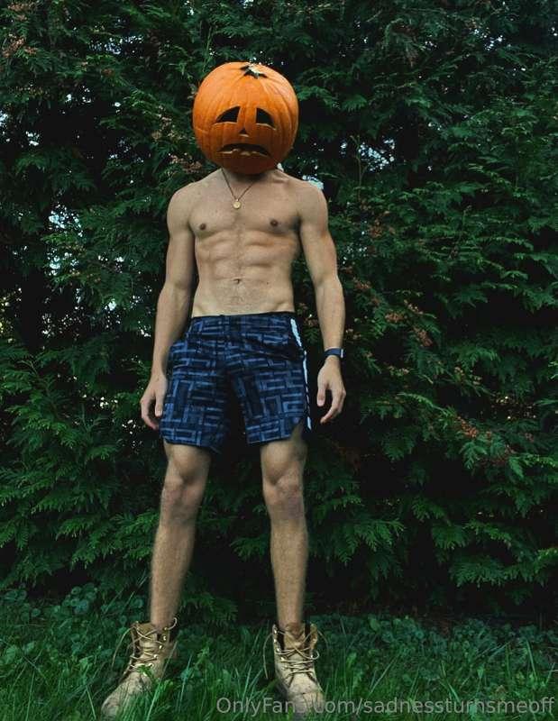 The pumpkin stays ON during sex