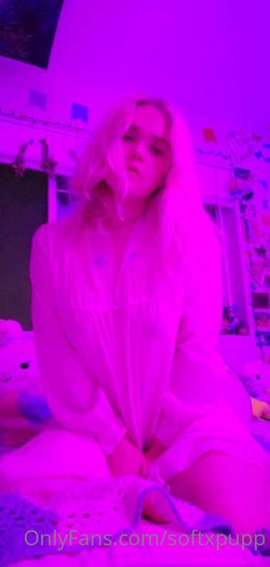 💘💘💘

the poll is decided !! 💌 im going to pick up baby oil w..