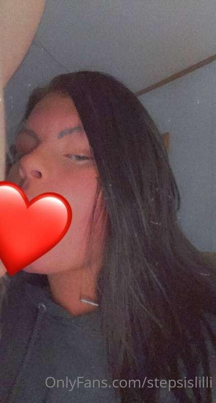 stepsislilli image #1